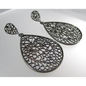 ⚜️🩶⚜️Elegant Silver Filigree Teardrop Earrings